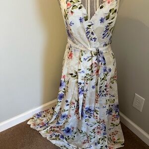 New Windsor Floral Long Dress Size Large